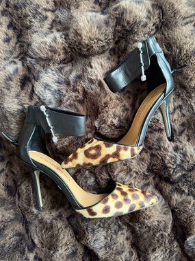 Badgley Mischka Leopard Print Pointed Toe Ankle Strap Heels - Black & Brown